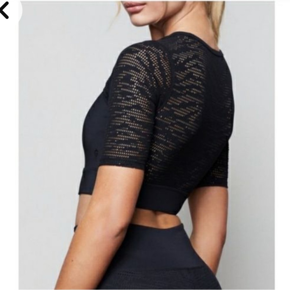 NWT Good American black midnight mesh performance crop longline. Size 1(Small) - Picture 2 of 8